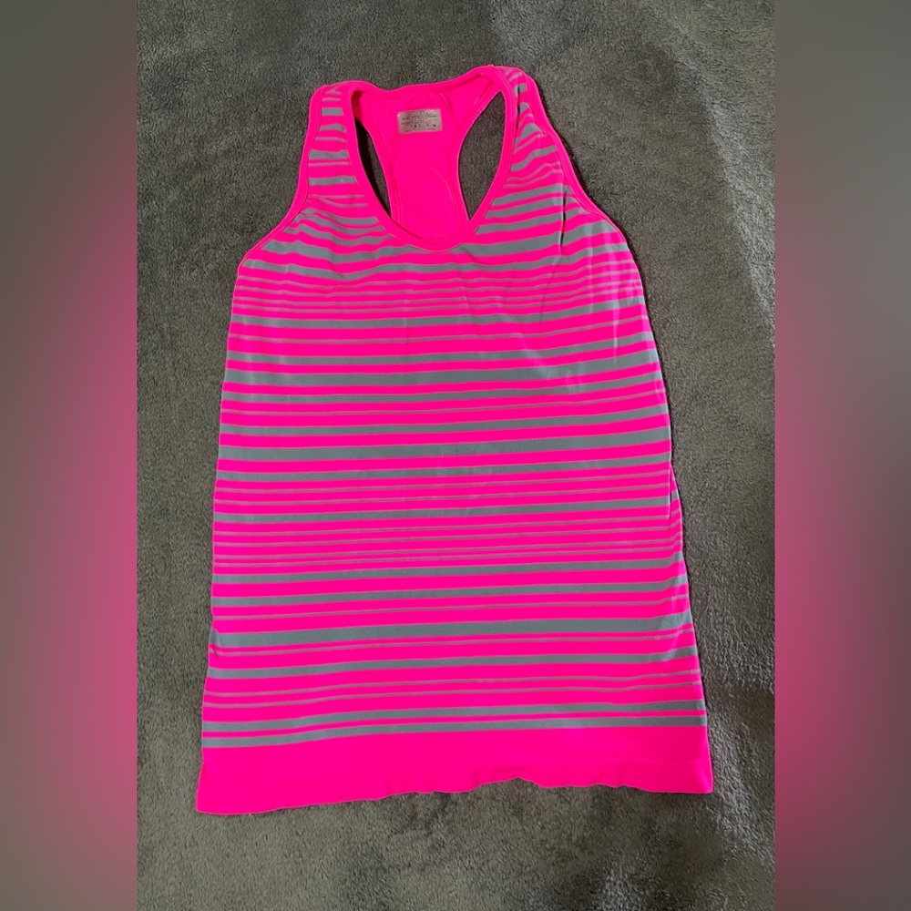 Women’s Athleta Racerback with built in Support SZ M